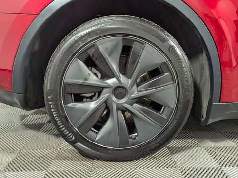 Used 2024 Tesla Model Y Long Range image 27