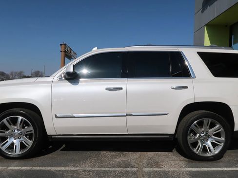 Used 2018 Cadillac Escalade Premium Luxury image 7