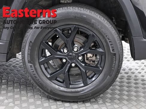 Used 2025 Jeep Grand Cherokee Altitude AWD/4WD image 34