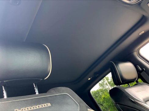 Used 2019 RAM 1500 Laramie AWD/4WD image 14