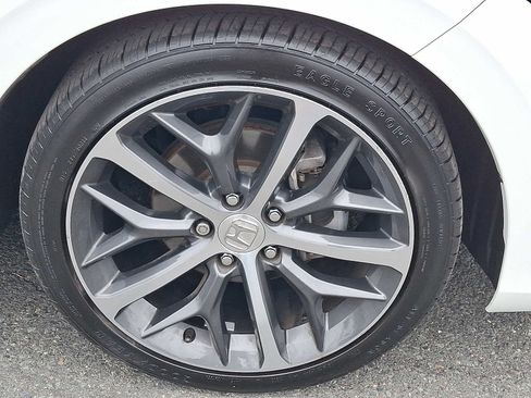 Used 2024 Honda Civic Touring image 9