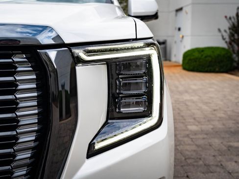 Used 2024 GMC Yukon Denali Ultimate image 17