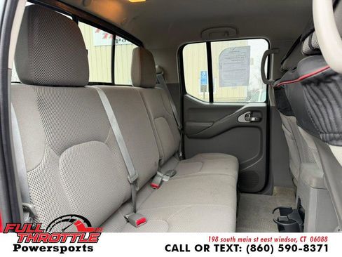 Used 2014 Nissan Frontier SV w/ SV Value Truck Package AWD/4WD image 14