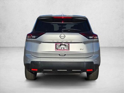 Used 2024 Nissan Rogue SV image 6
