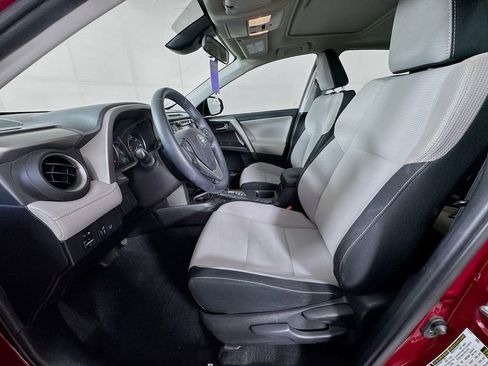 Used 2018 Toyota RAV4 XLE image 23