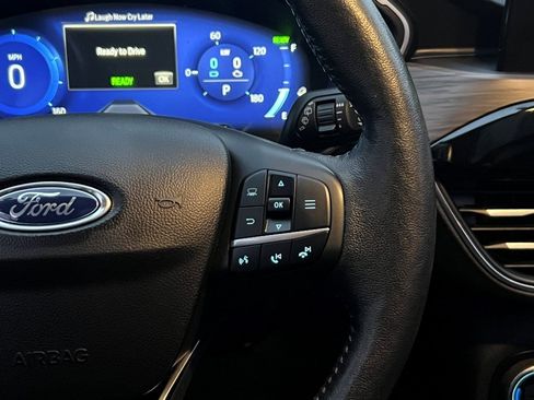 Used 2020 Ford Escape Titanium image 27