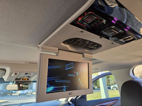 Used 2019 Cadillac Escalade Luxury image 24