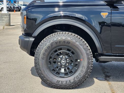 New 2026 Ford Bronco Badlands w/ Sasquatch Package AWD/4WD image 6