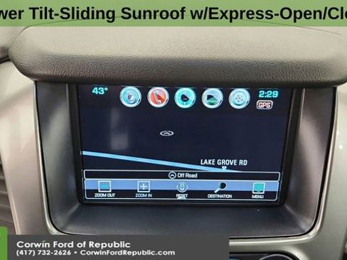 Used 2017 Chevrolet Suburban Premier image 20