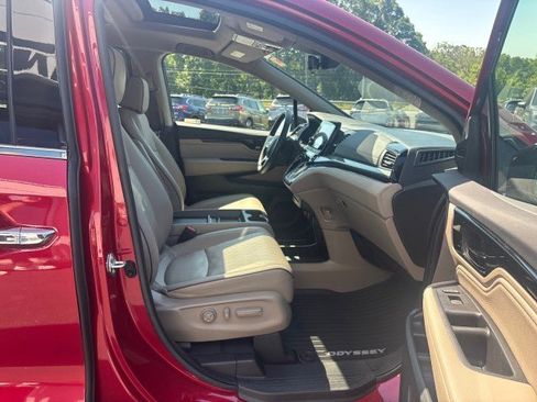 Used 2022 Honda Odyssey Elite image 48