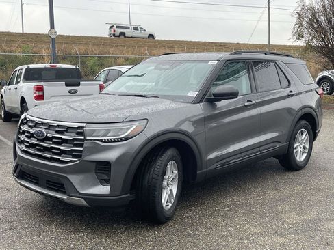 New 2026 Ford Explorer Active RWD image 7