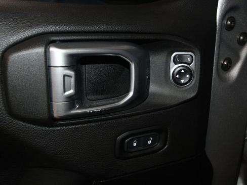 Used 2021 Jeep Gladiator Rubicon w/ LED Lighting Group AWD/4WD image 6