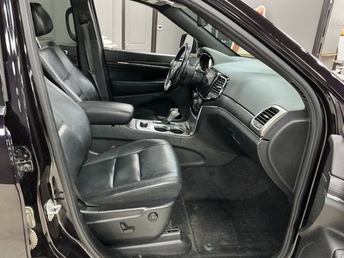 Used 2019 Jeep Grand Cherokee Limited AWD/4WD image 27