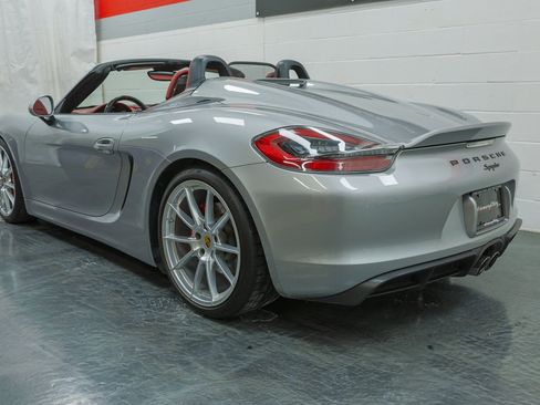 Used 2016 Porsche Boxster Spyder image 32