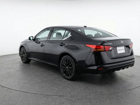 Used 2025 Nissan Altima 2.5 SV image 6