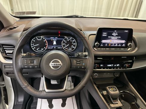 Certified 2021 Nissan Rogue SV w/ Premium Package image 3