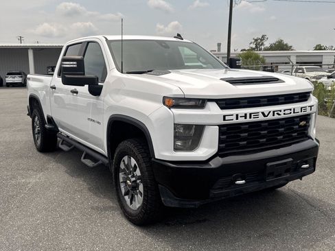Used 2022 Chevrolet Silverado 2500 Custom w/ Custom Value Package AWD/4WD image 2
