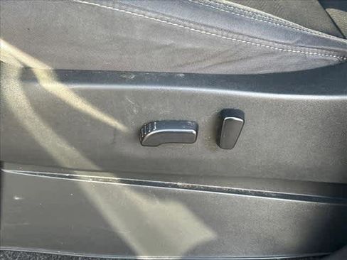 Used 2022 Nissan Frontier SV RWD image 15