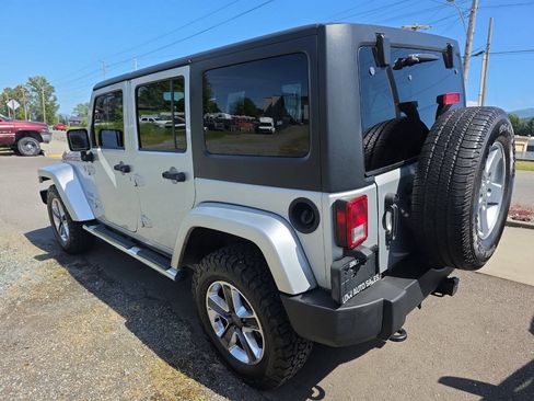 Used 2012 Jeep Wrangler Unlimited Sport AWD/4WD image 4