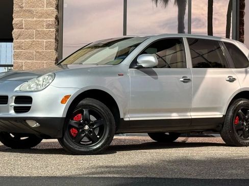 Used 2003 Porsche Cayenne S image 3
