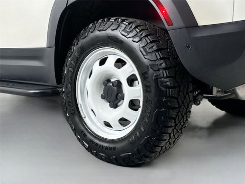 Certified 2024 Land Rover Defender 110 S AWD/4WD image 22