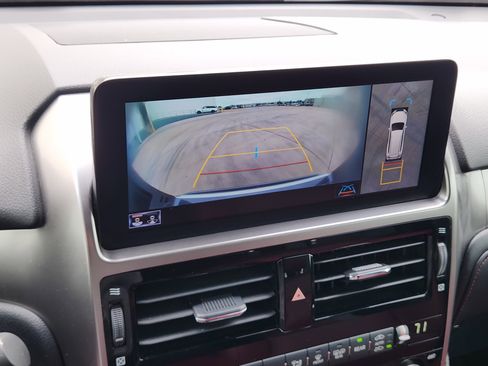 Used 2022 Lexus GX 460 Luxury w/ Off Road Package image 18