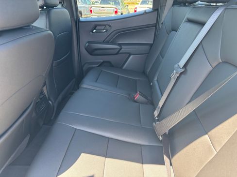 New 2025 GMC Canyon Elevation w/ Convenience Package image 16