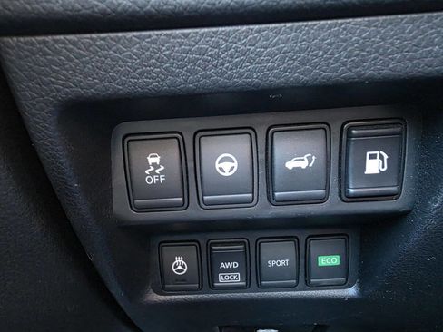 Used 2019 Nissan Rogue SL image 18