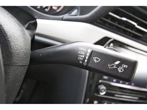 Used 2022 Volkswagen Passat 2.0T SE image 18