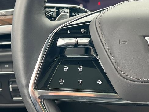 Certified 2025 Cadillac Escalade Sport Platinum w/ LPO, ONYX Package image 36