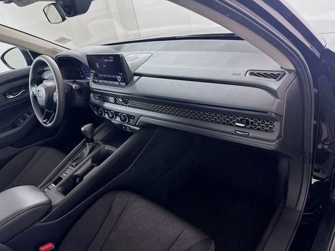 Certified 2025 Honda Accord SE image 29