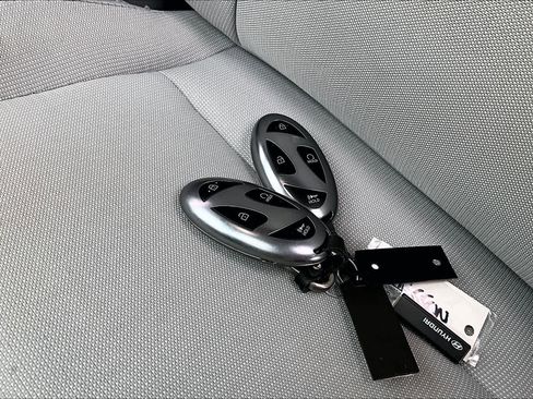 Used 2025 Hyundai Kona SEL AWD/4WD image 13