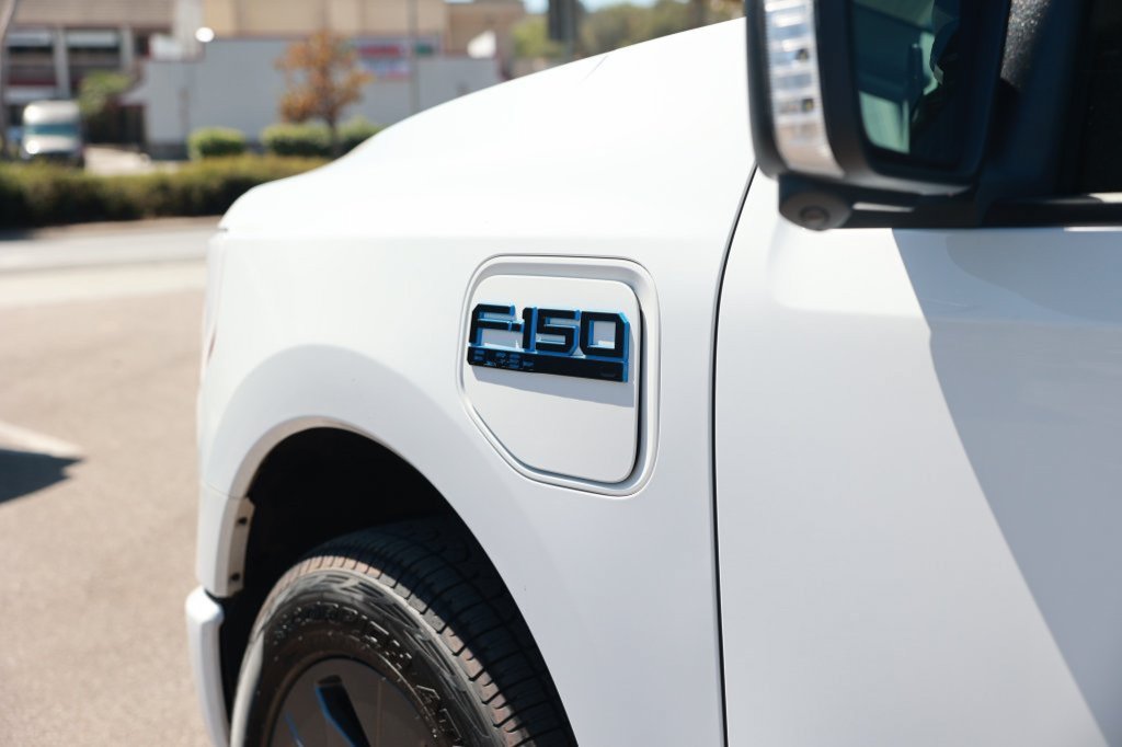 Used 2024 Ford F150 Lightning Flash AWD/4WD image 18
