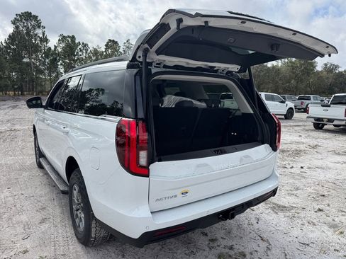 New 2025 Ford Expedition Active image 22