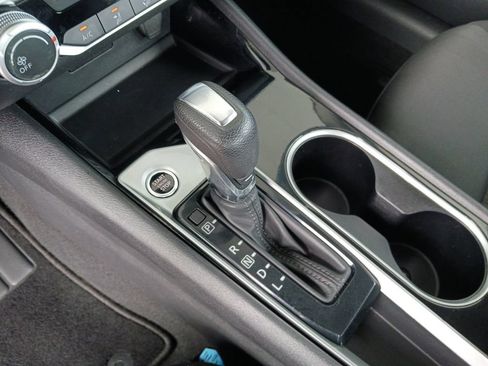 Used 2024 Nissan Altima 2.5 SV FWD image 32