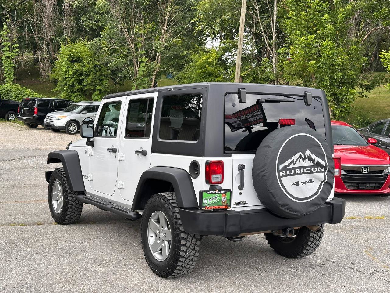 Used 2012 Jeep Wrangler Unlimited Rubicon w/ Connectivity Group AWD/4WD image 7