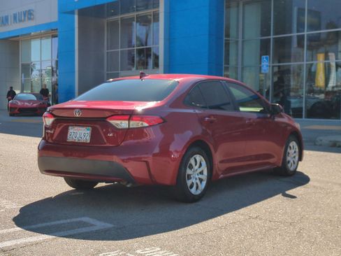 Used 2022 Toyota Corolla LE image 5