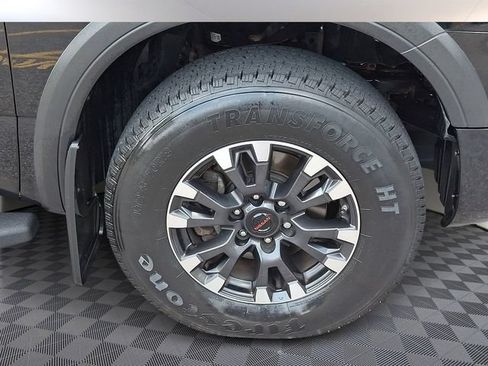 Used 2021 Nissan Titan PRO-4X w/ Pro-4x Convenience Package AWD/4WD image 9