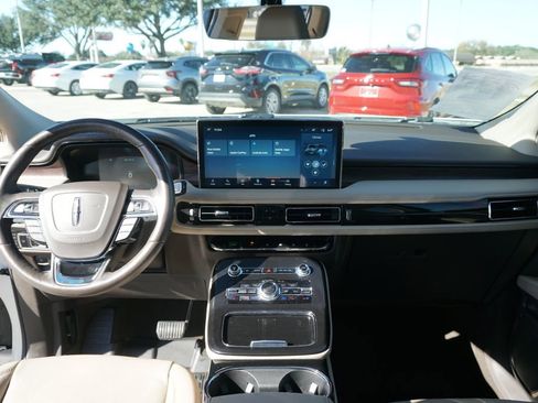 Used 2022 Lincoln Nautilus Reserve image 24