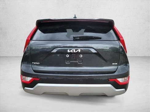 Used 2023 Kia Niro LX FWD image 6