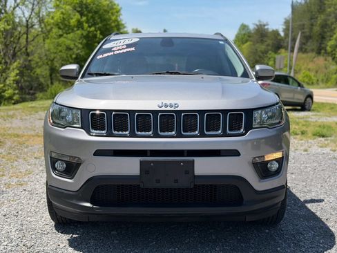 Used 2019 Jeep Compass Latitude w/ Popular Equipment Group AWD/4WD image 2