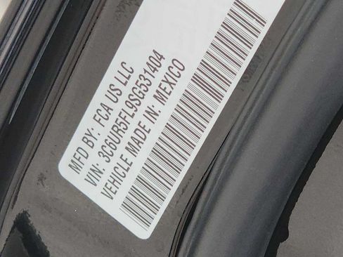 Used 2025 RAM 2500 Laramie AWD/4WD image 25