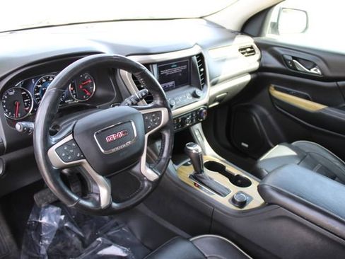 Used 2017 GMC Acadia Denali w/ Technology Package AWD/4WD image 2
