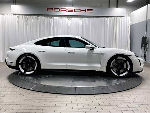 Used 2022 Porsche Taycan image 11