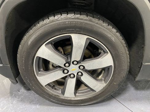 Used 2019 Chevrolet Traverse LT w/ LT Premium Package image 5