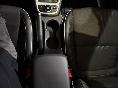 New 2025 Hyundai Venue Limited image 15