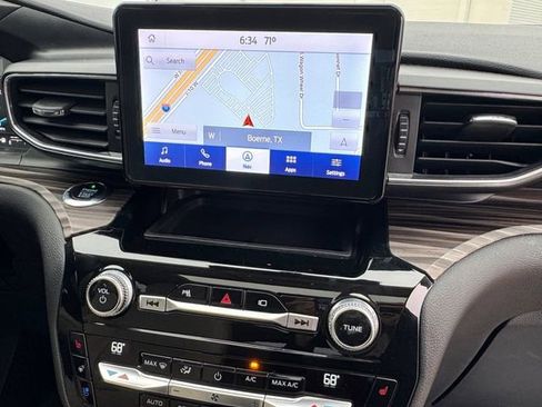 Used 2021 Ford Explorer Limited w/ Equipment Group 301A image 32