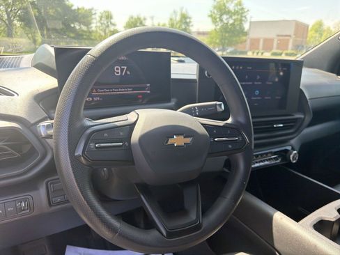 Used 2024 Chevrolet Silverado EV W/T AWD/4WD image 15