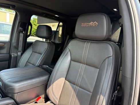 Used 2025 Chevrolet Tahoe High Country AWD/4WD image 20