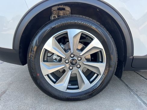 Used 2025 Ford Escape Platinum w/ Class II Trailer Tow Package image 17